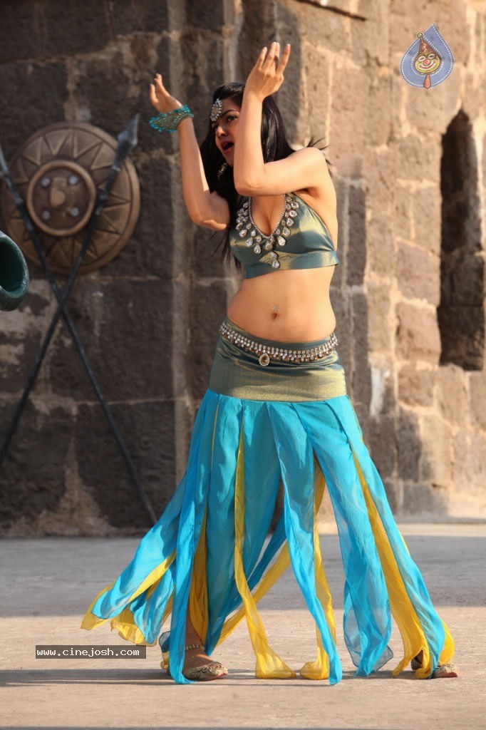 Sakshi Choudary New Hot Stills - 28 / 208 photos