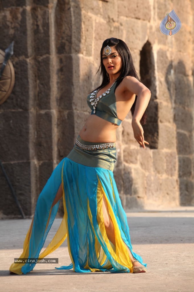 Sakshi Choudary New Hot Stills - 30 / 208 photos