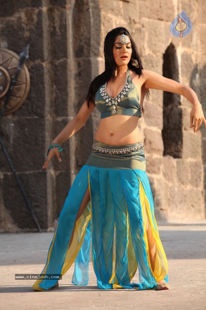 Sakshi Choudary New Hot Stills - 67 / 208 photos