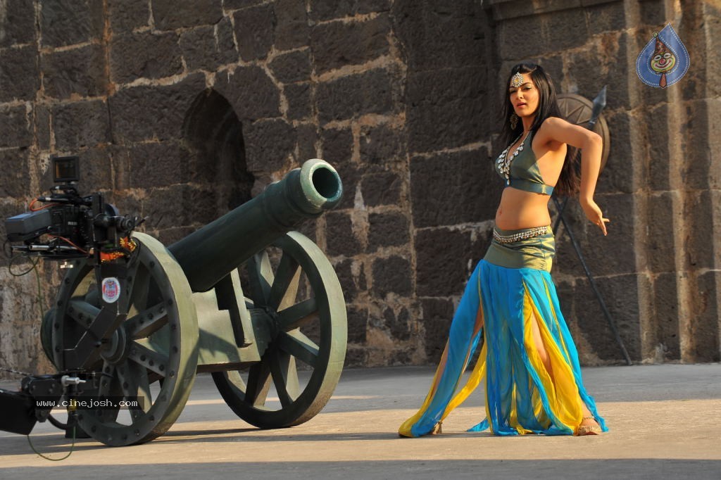 Sakshi Choudary New Hot Stills - 69 / 208 photos