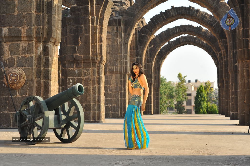 Sakshi Choudary New Hot Stills - 70 / 208 photos