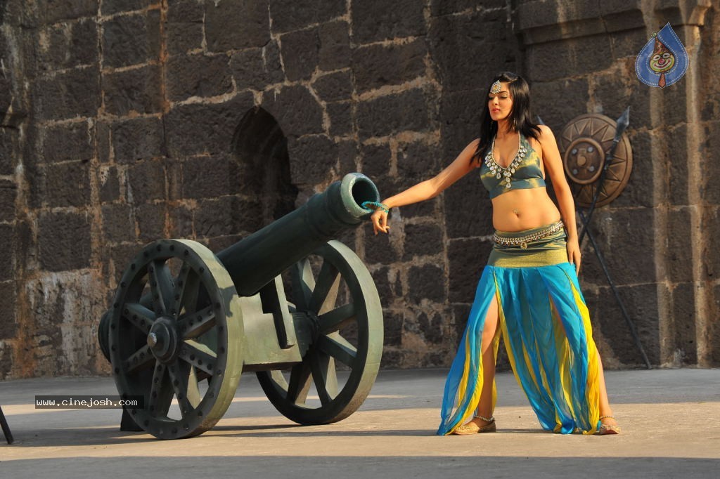 Sakshi Choudary New Hot Stills - 82 / 208 photos