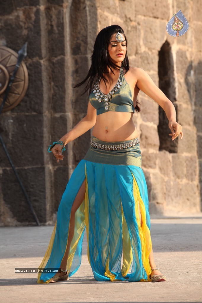 Sakshi Choudary New Hot Stills - 84 / 208 photos