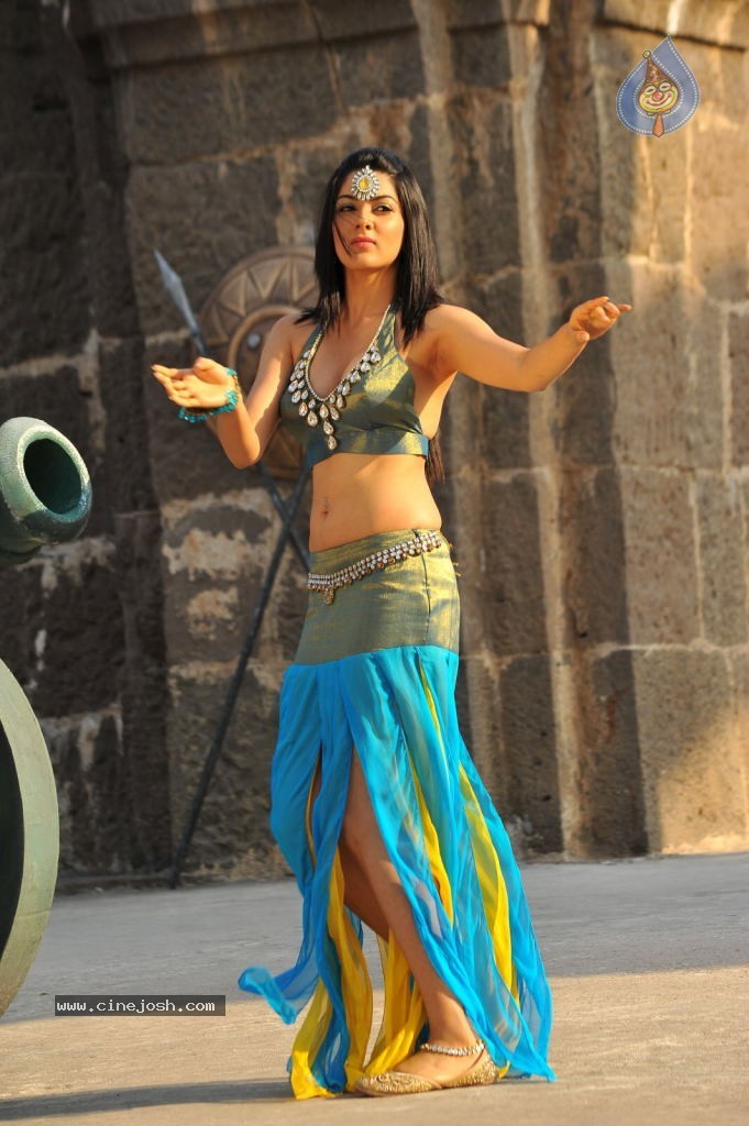 Sakshi Choudary New Hot Stills - 156 / 208 photos