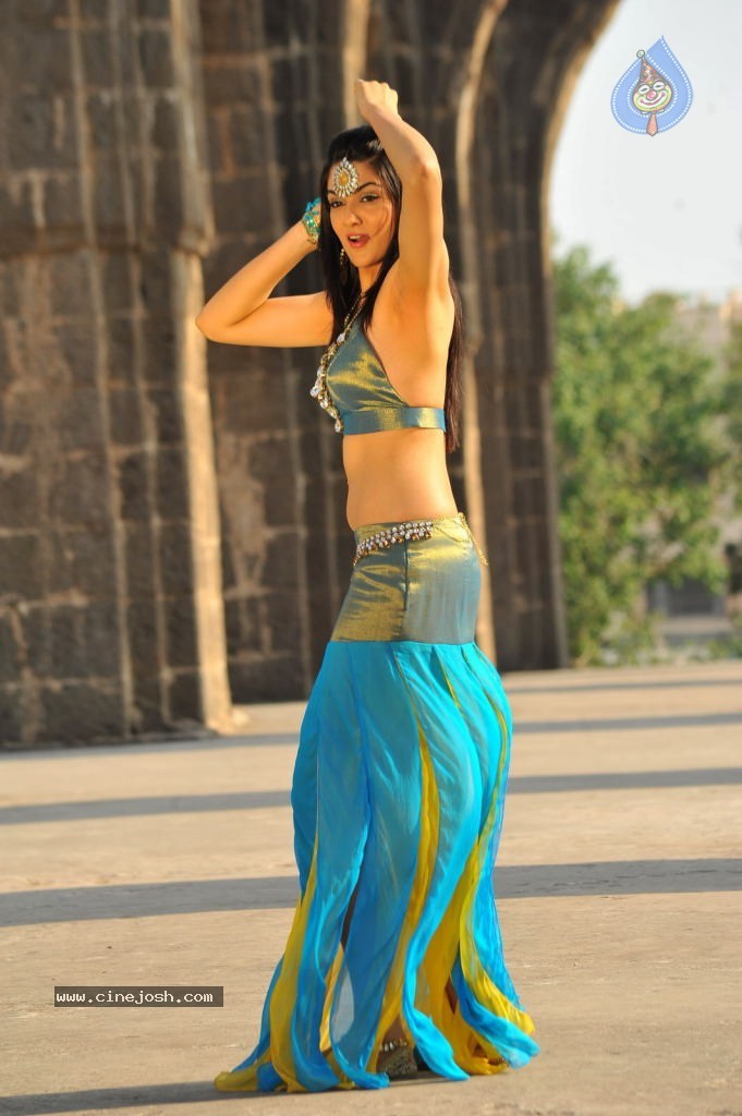 Sakshi Choudary New Hot Stills - 160 / 208 photos