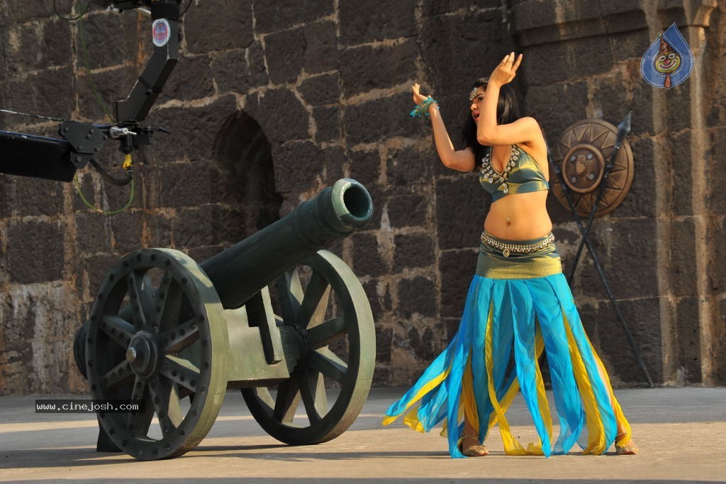 Sakshi Choudary New Hot Stills - 167 / 208 photos