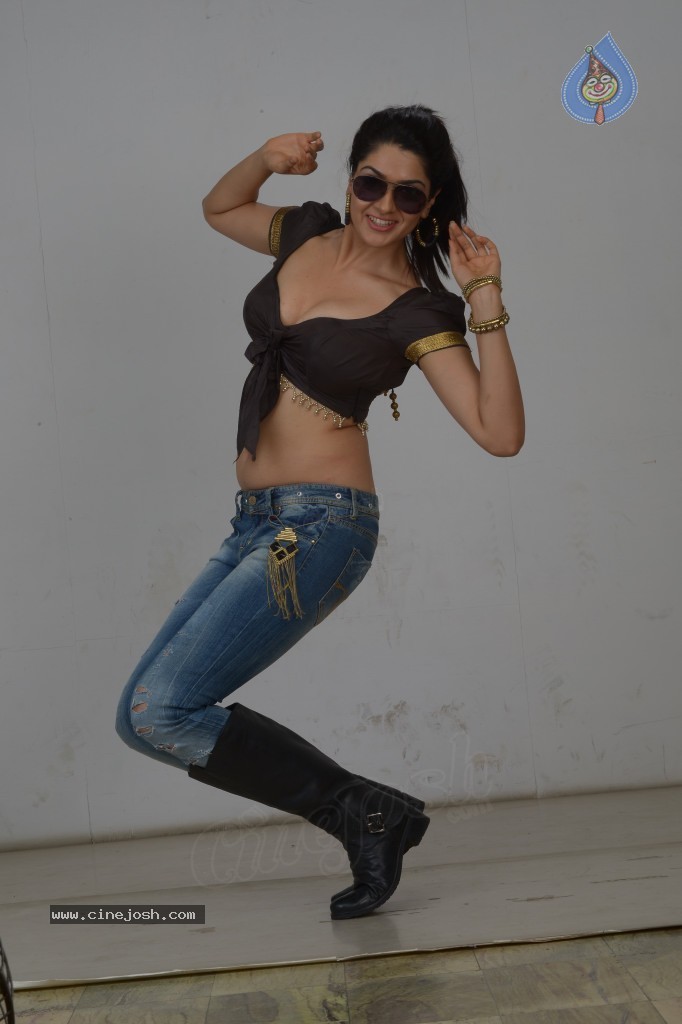 Sakshi Choudary Spicy Stills - 2 / 120 photos