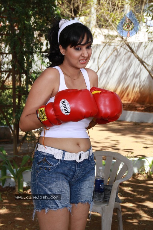 Sakshi Gulati Hot Photos - 90 / 97 photos