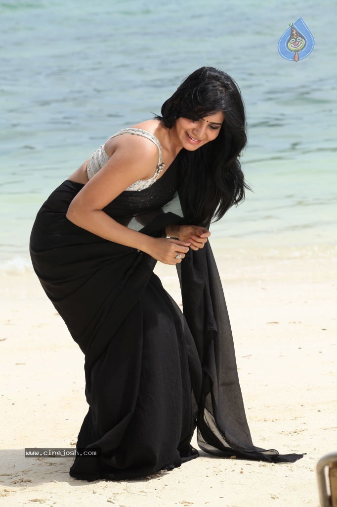 Samantha Latest Hot Stills - 15 / 77 photos