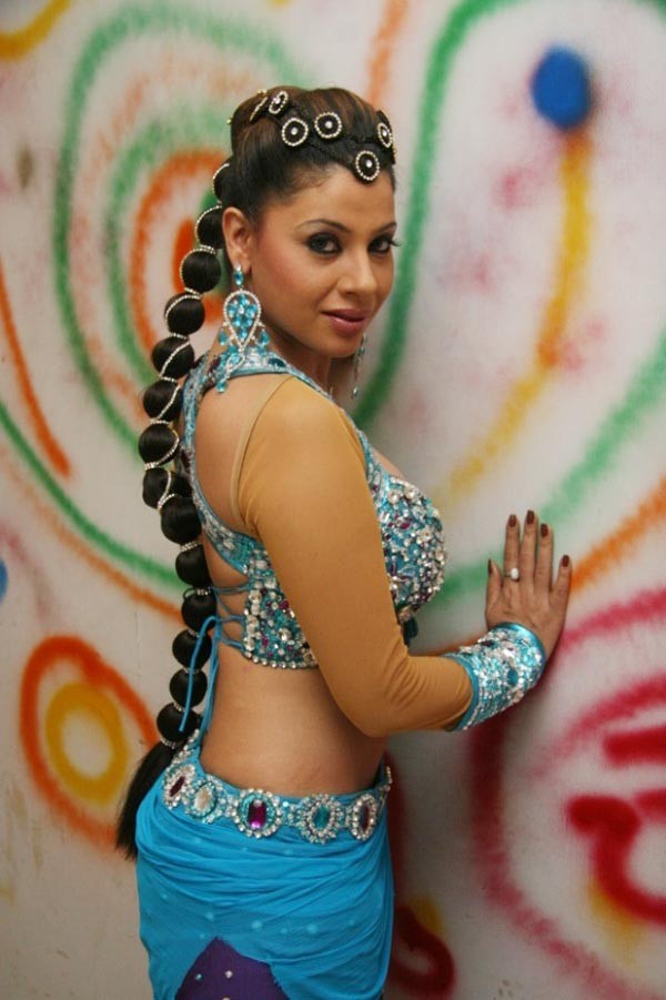 Sambhavana Seth - 13 / 23 photos