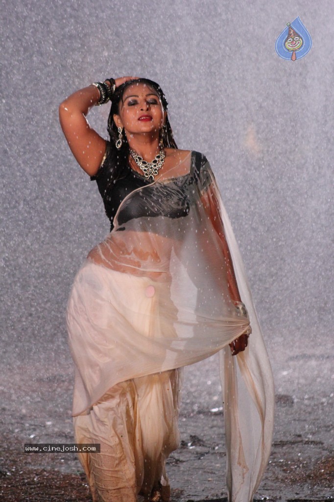 Samvritha Sunil Hot Stills - 35 / 45 photos