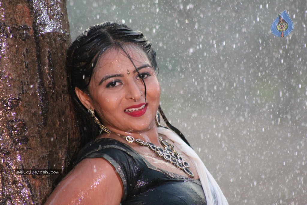 Samvritha Sunil Hot Stills - 44 / 45 photos