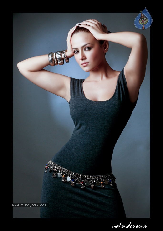 Sana Khan Hot Photos - 12 / 41 photos