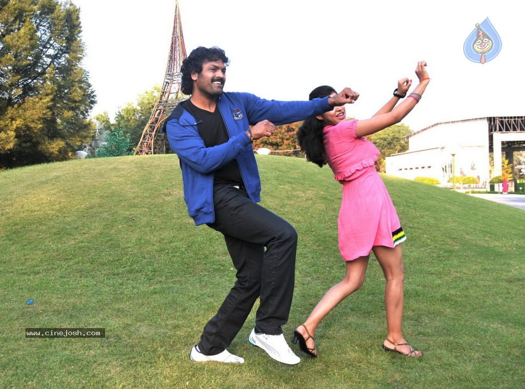 Sandatlo Sademiya Movie Hot Stills - 26 / 85 photos