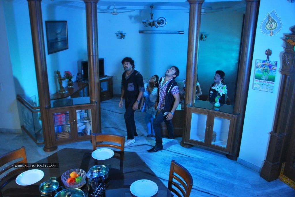 Sandatlo Sademiya Movie Hot Stills - 36 / 85 photos