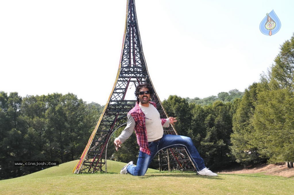 Sandatlo Sademiya Movie Hot Stills - 49 / 85 photos