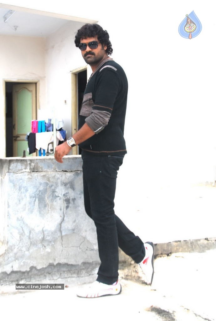 Sandatlo Sademiya Movie Hot Stills - 50 / 85 photos