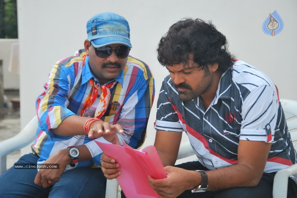 Sandatlo Sademiya Movie Hot Stills - 53 / 85 photos