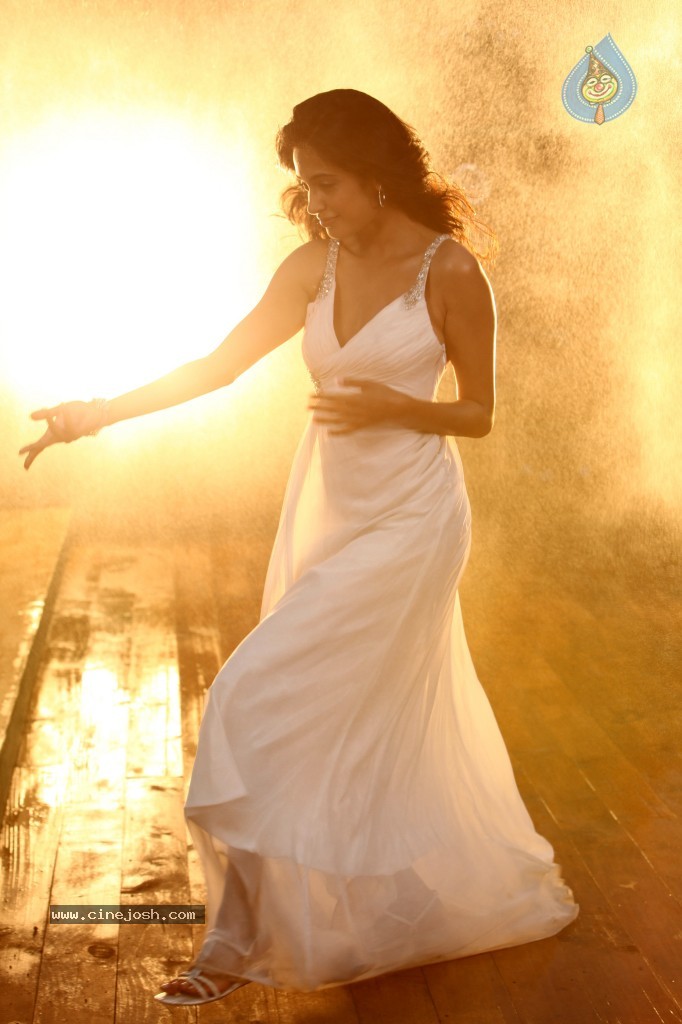 Sarah Jane Dias Hot Stills - 55 / 86 photos