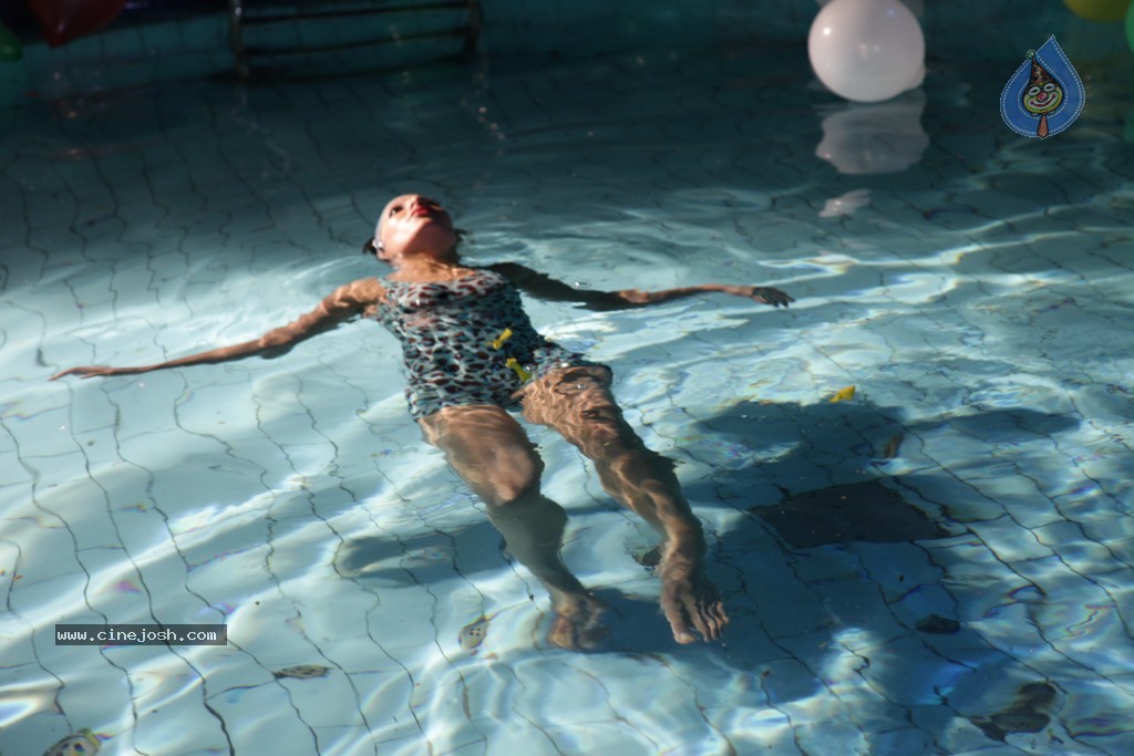 Sarena Movie New Hot Stills - 17 / 100 photos