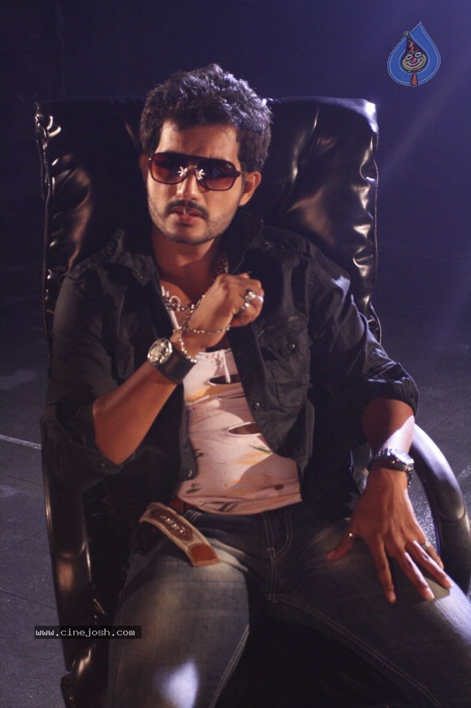 Sasesham Movie Spicy Stills - 31 / 79 photos