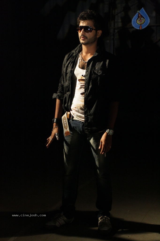 Sasesham Movie Spicy Stills - 32 / 79 photos