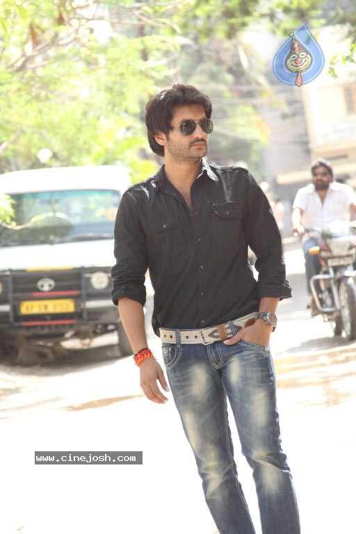 Sasesham Movie Spicy Stills - 35 / 79 photos