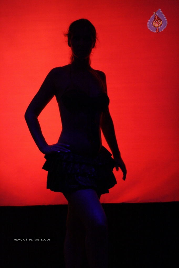 Sasesham Movie Spicy Stills - 36 / 79 photos