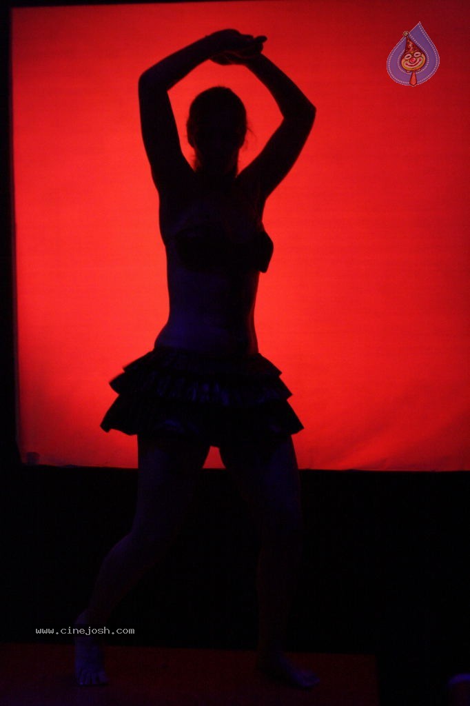 Sasesham Movie Spicy Stills - 56 / 79 photos