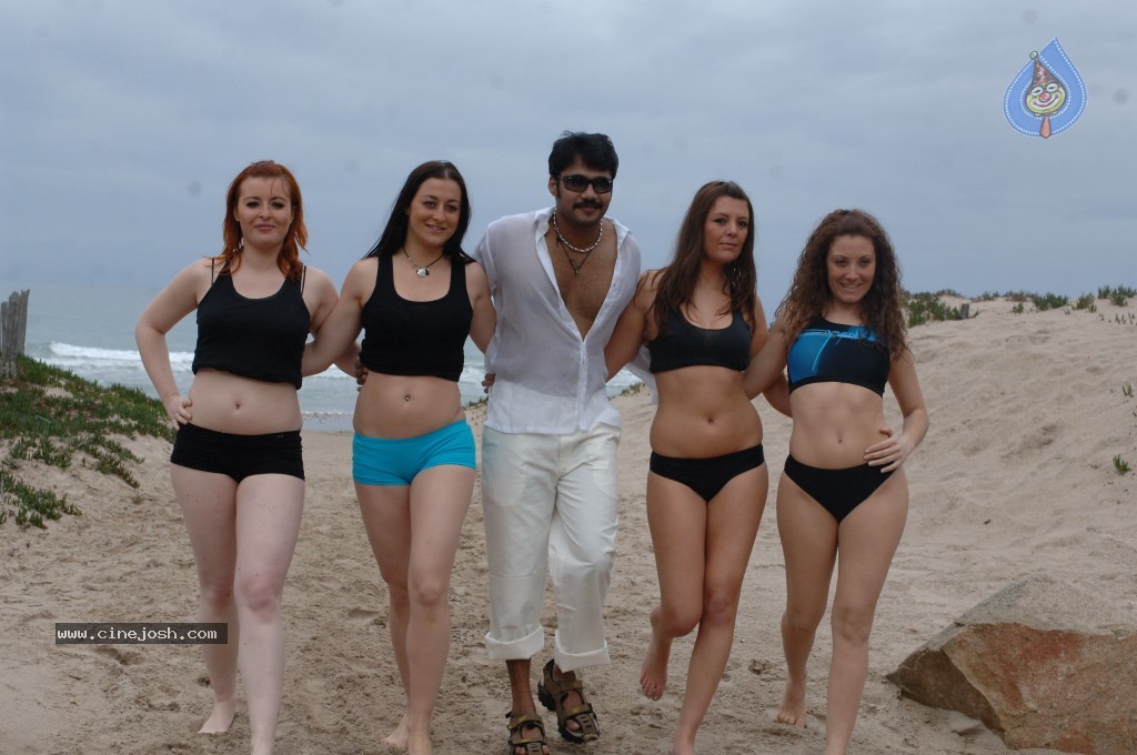 Scam Movie Hot gallery - 26 / 89 photos