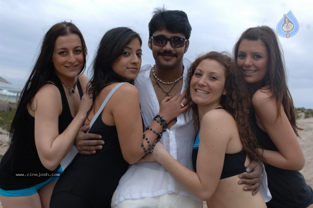 Scam Movie Hot gallery - 47 / 89 photos