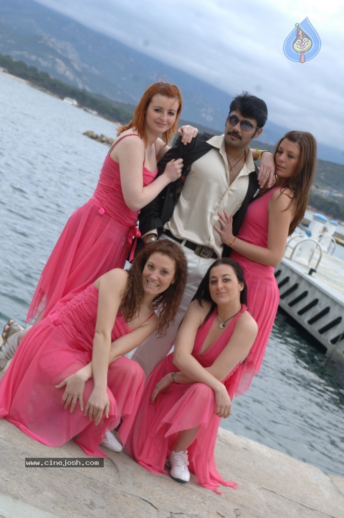 Scam Movie Hot gallery - 54 / 89 photos