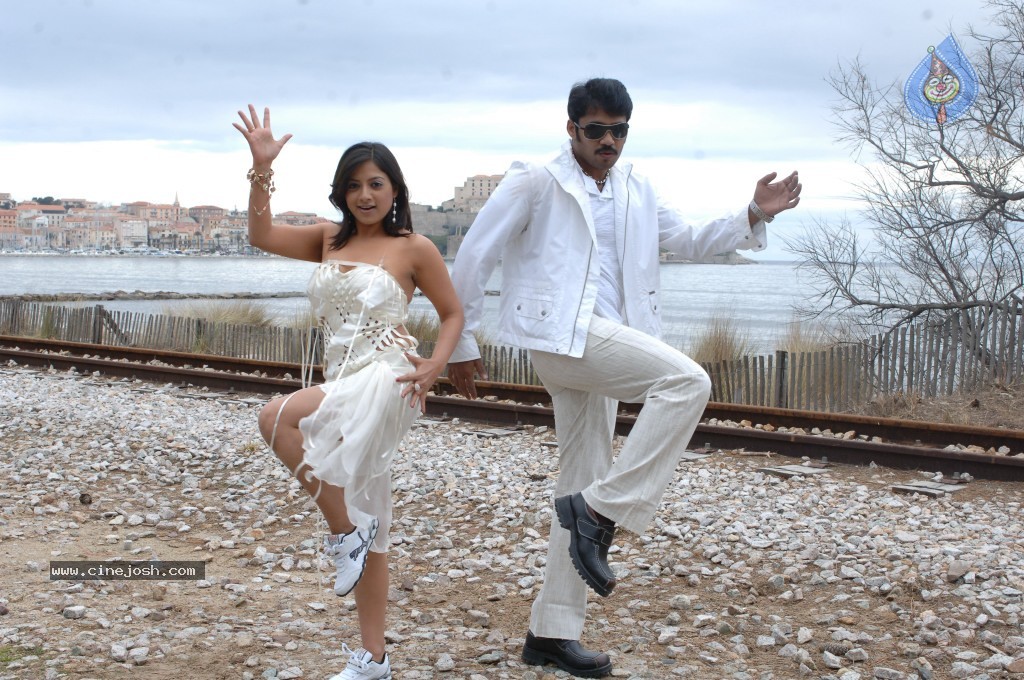 Scam Movie Hot gallery - 66 / 89 photos