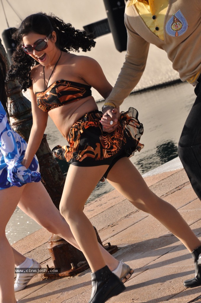 Scam Movie Hot gallery - 79 / 89 photos