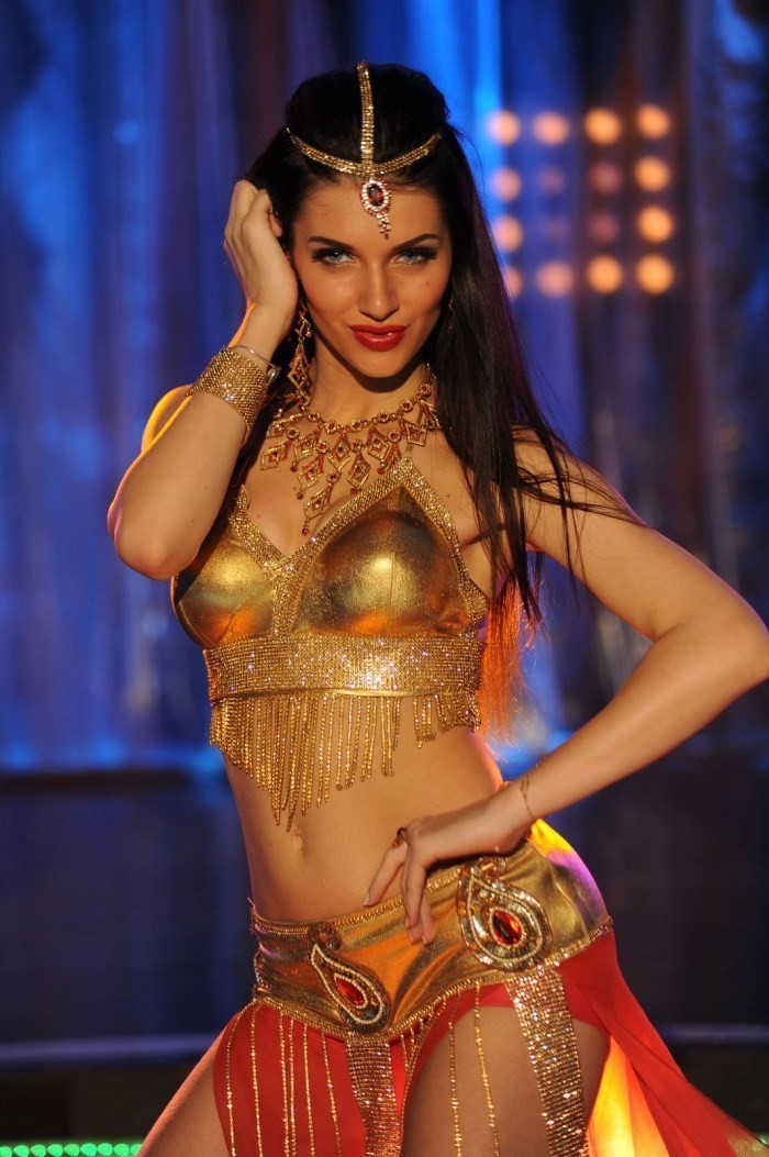 Scarlett Wilson Hot Photos - 1 / 28 photos