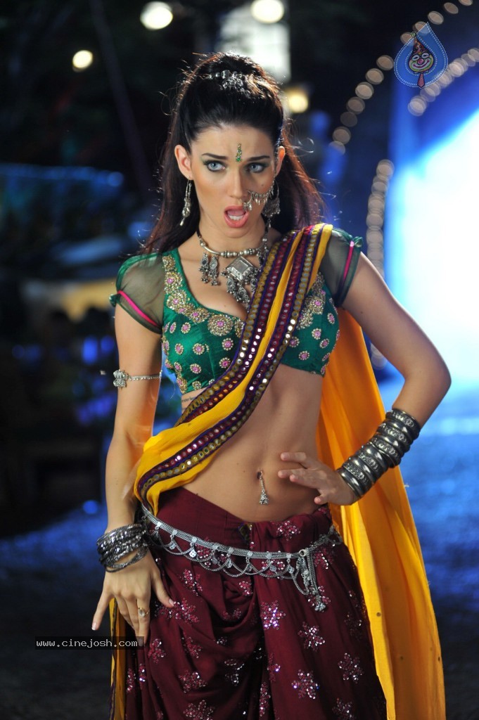 Scarlett Wilson Hot Photos - 9 / 62 photos