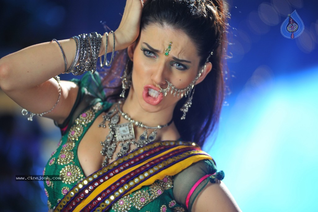 Scarlett Wilson Hot Photos - 28 / 62 photos