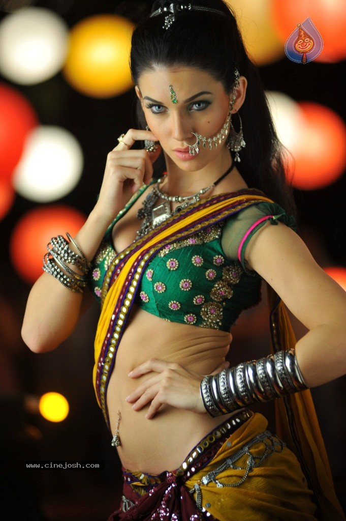 Scarlett Wilson Hot Photos - 39 / 62 photos