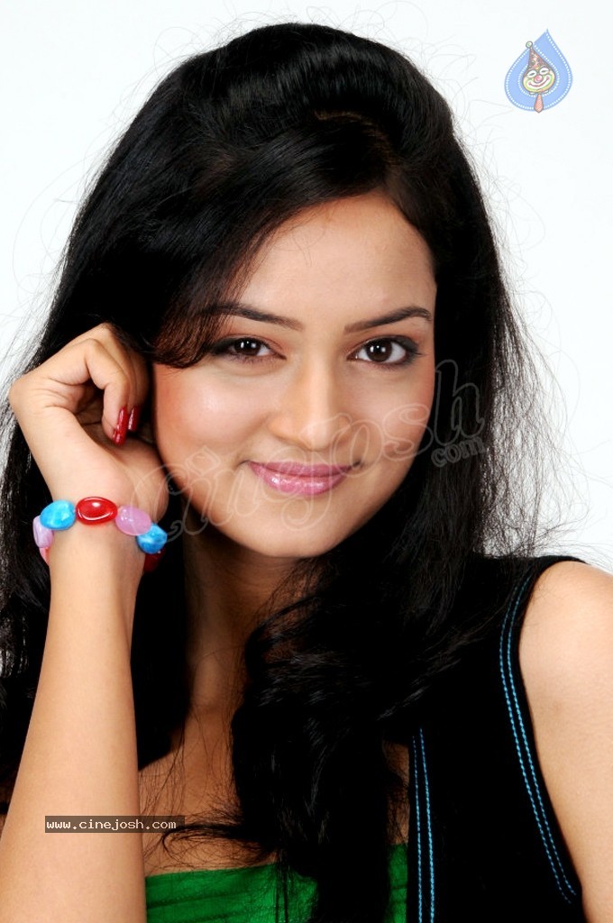 Shanvi Hot Stills - 28 / 50 photos