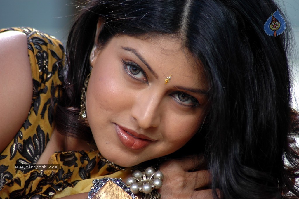 Sheryl Pinto Hot Stills - 17 / 63 photos