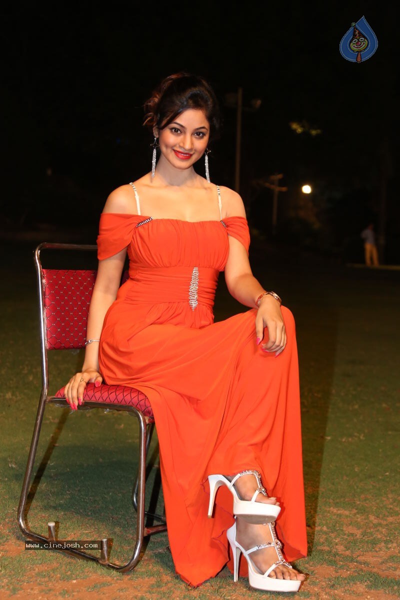 Shilpi Sharma Hot Photos - 11 / 102 photos