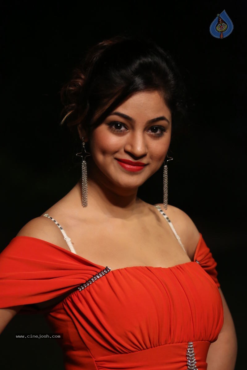 Shilpi Sharma Hot Photos - 32 / 102 photos