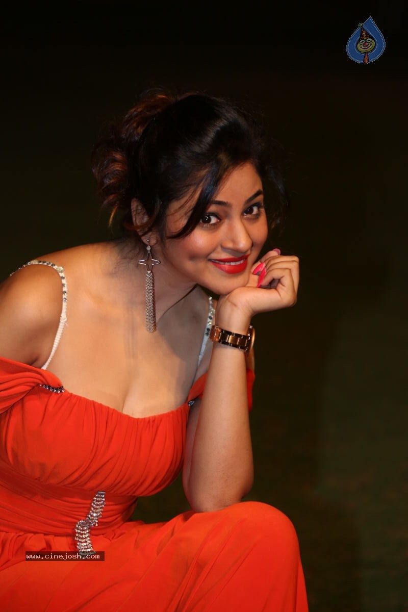 Shilpi Sharma Hot Photos - 77 / 102 photos