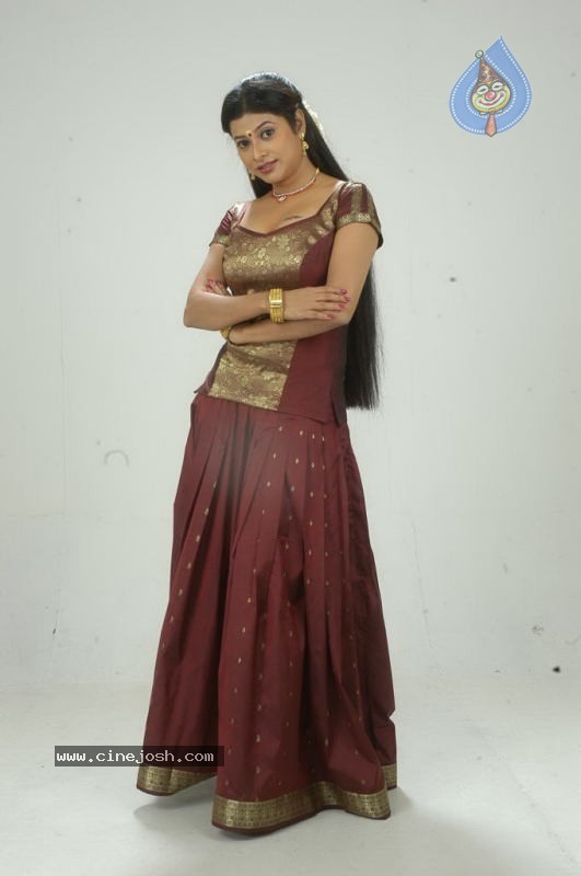 Shobana Naidu Hot Photos - 11 / 56 photos