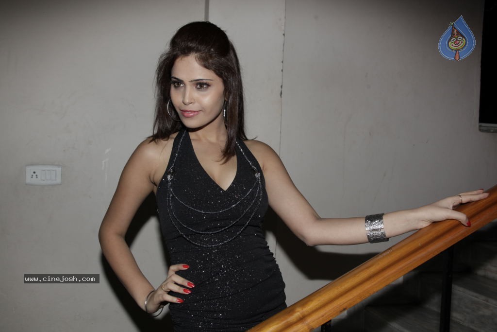 Shreya Raju Hot Photos - 58 / 96 photos