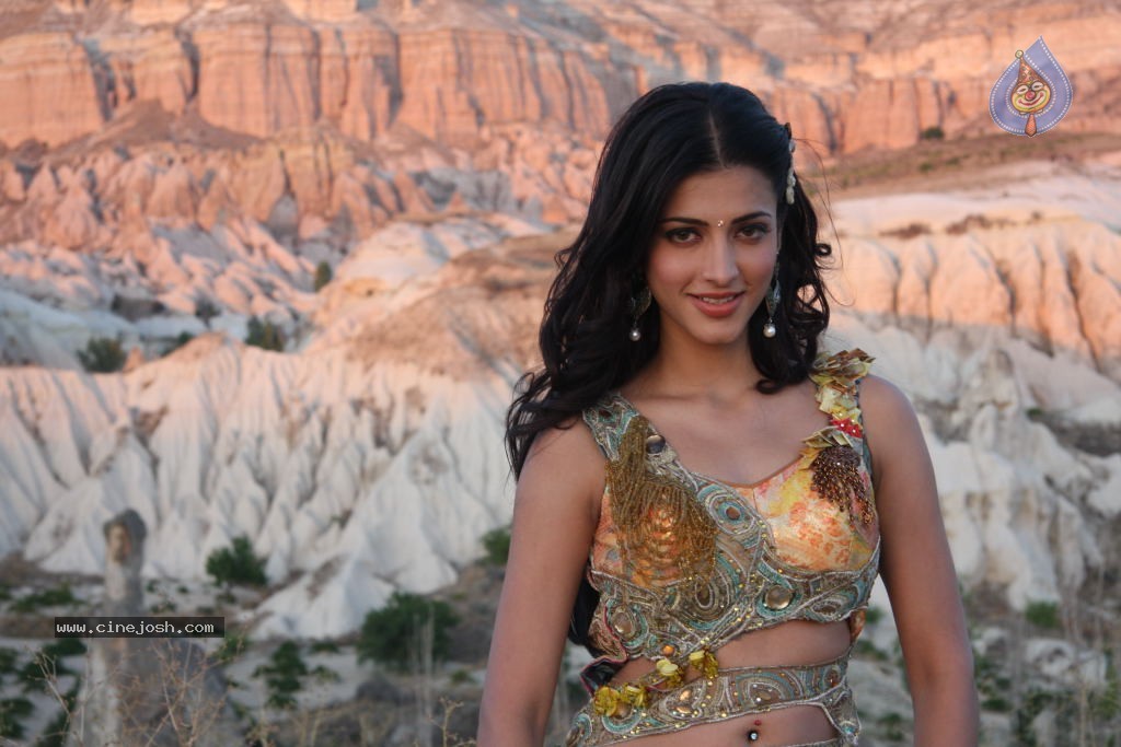 Shruti Hassan Spciy Photos - 76 / 83 photos