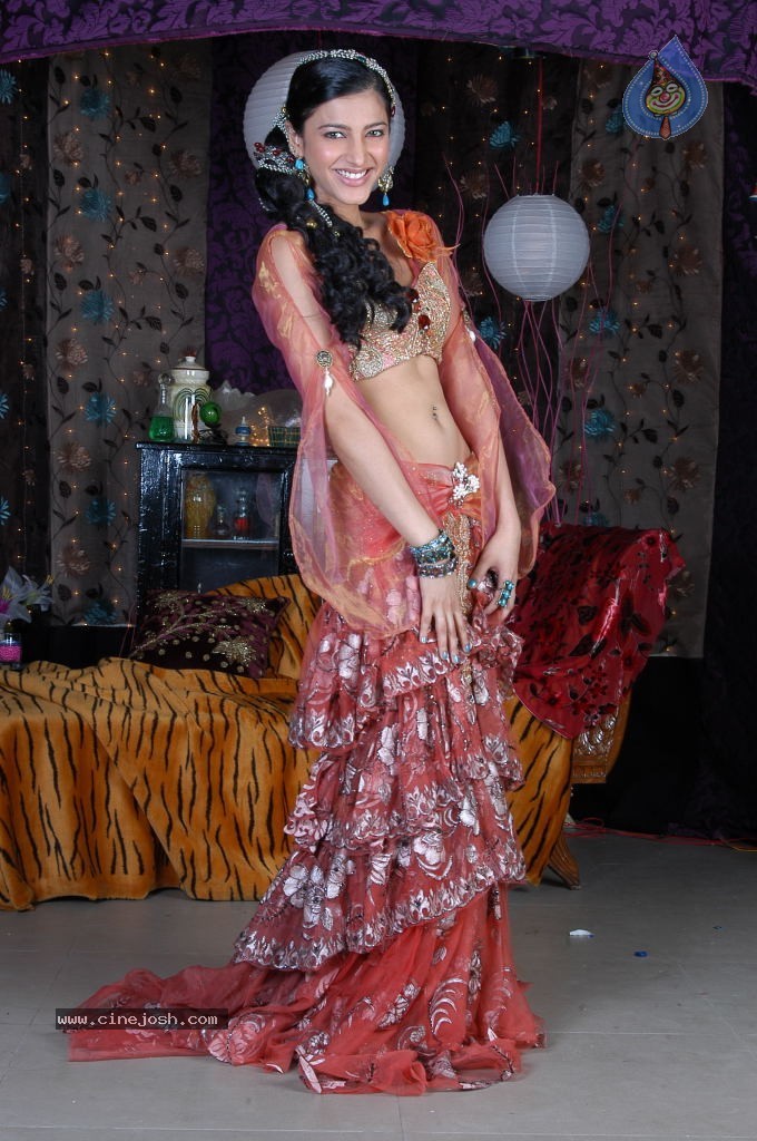 Shruti Hassan Spciy Photos - 78 / 83 photos