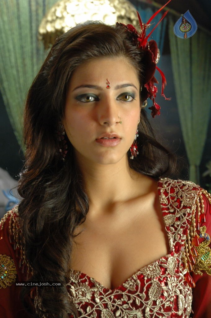 Shruti Hassan Spciy Photos - 79 / 83 photos