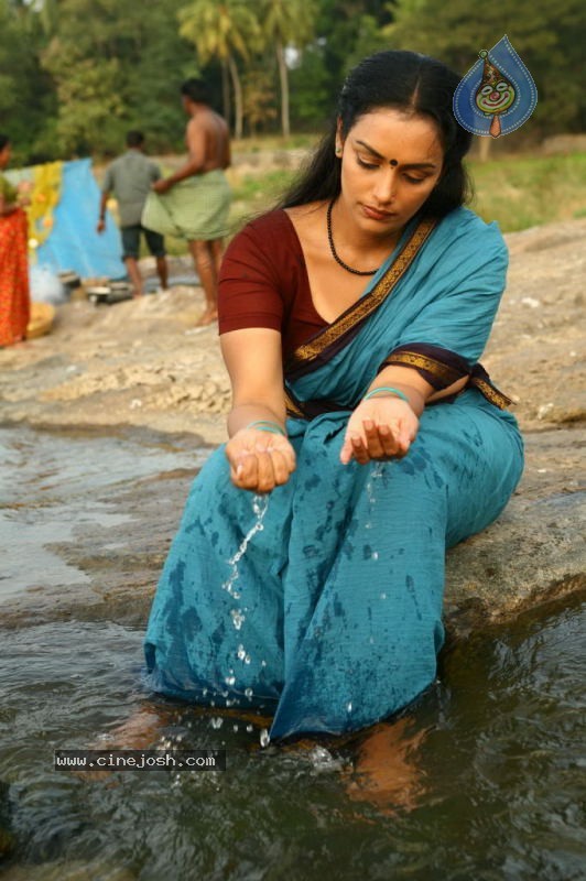 Shweta Menon Spicy Stills - 6 / 52 photos