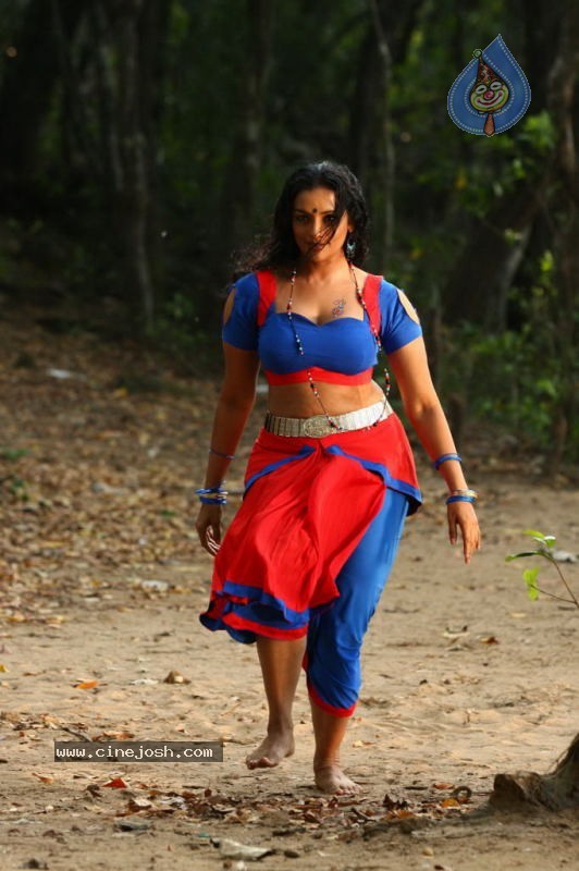 Shweta Menon Spicy Stills - 45 / 52 photos